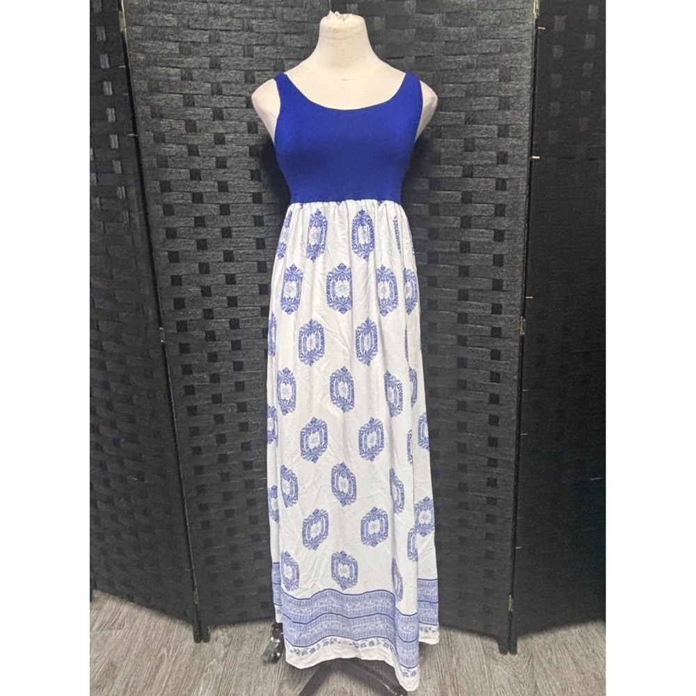 Fraiche by J Large Blue White Medallion Print Open Back Maxi Dress Made in USA